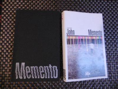 RADEK JOHN MEMENTO (1986) podpis R.John