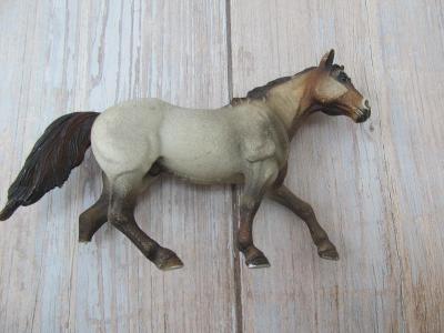 Figurka zvířátka Schleich Turnajový hřebec koně kun 