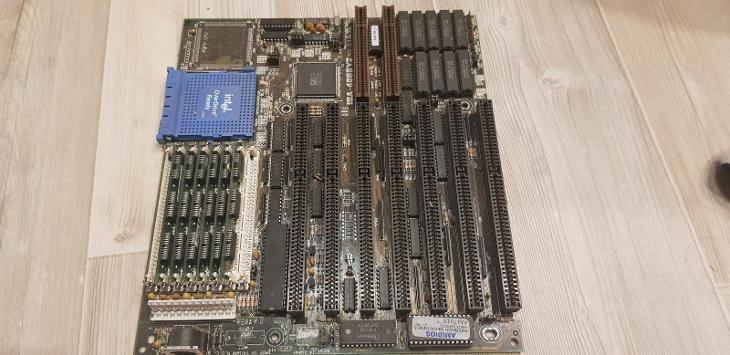 Základní deska - Historické PC 486 a starší
