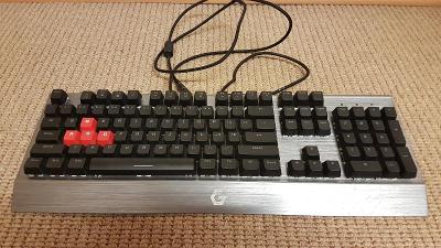 CZC Crusader GK800 klávesnice