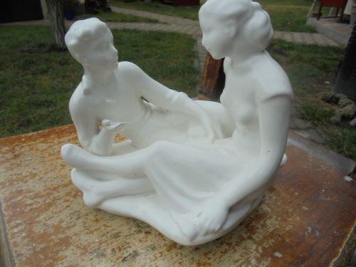 Porcelánová socha signováno - Starožitnosti a umění