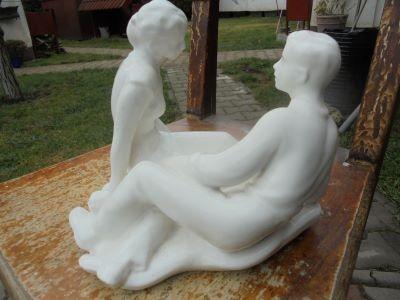 Porcelánová socha signováno - Starožitnosti a umění