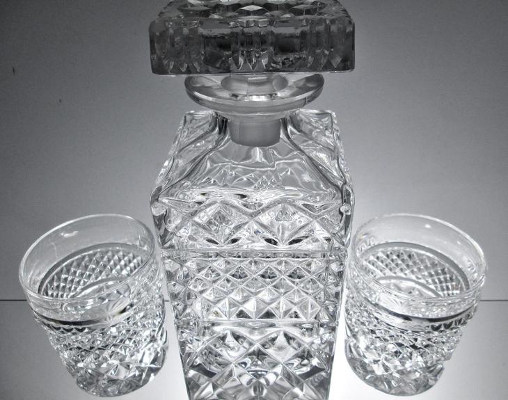 Karafa na whiskey + 2x sklenka sklárna Poděbrady r.1960-70