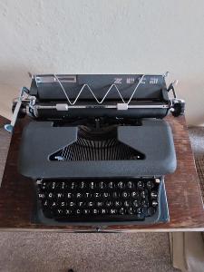 Historický kufříkový psací stroj ZETA