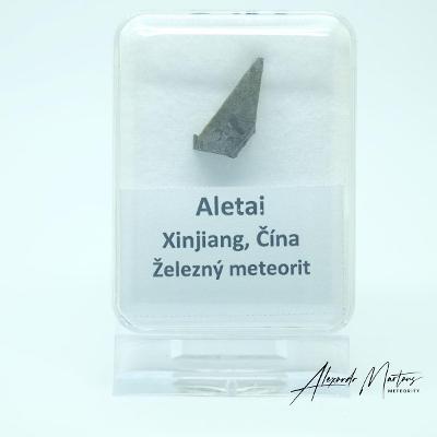 Železný meteorit Aletai z Číny - 3,56 g - leptaný fragment v krabičce