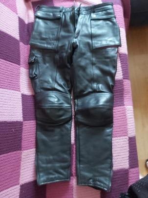 Motorkářské kožené kalhoty