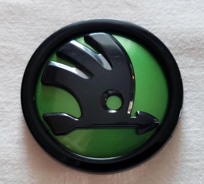Znak Škoda tmavě zelený 90mm