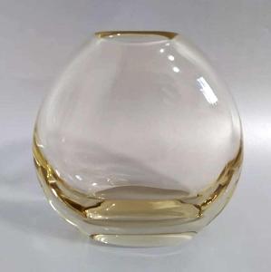váza z hutního citrínového skla - Miloslav Klinger