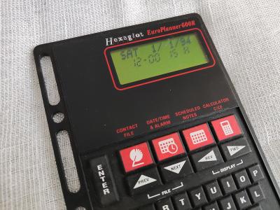 Hexaglot  Euro Planner 600R tenký organizer,datab.,kalkulačka do diáře