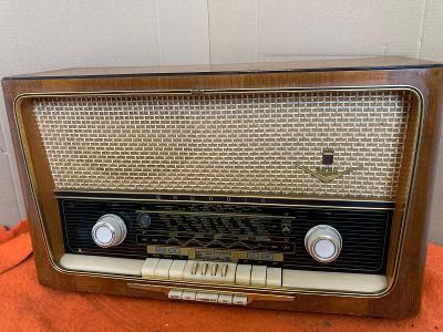 Krásné radio GRUNDIG 4088/S - nádherný, zachovalý stav