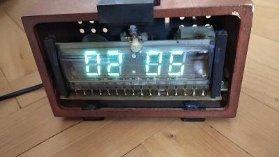 Ruske digitronove itronove hodiny