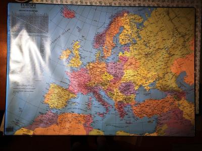 (36) podložka na stůl - mapa Evropa 63x44cm