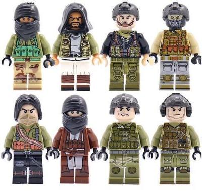 8 figurek -  teroristé a vojáci se zbraněmi