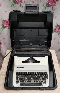 Funkční historický psací stroj Triumph Junior 12, made in Japan
