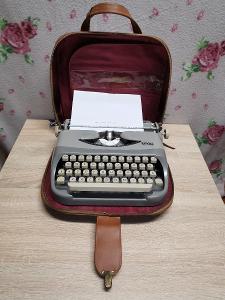 Funkční historický psací stroj Royal Royalite, made in USA