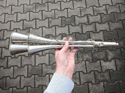 Stará hasičská trumpeta (4 trubky) do vozu, povelka