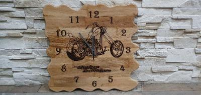 Ručně vyrobené dubové hodiny Harley Davidson