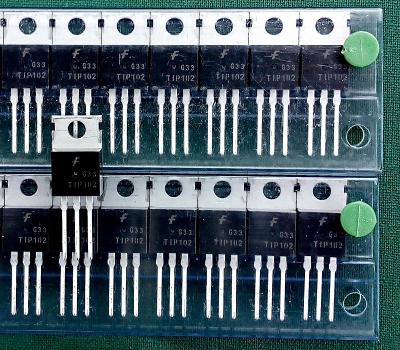 Tranzistor TIP102 , Darlington, NPN, 100V, 8A, 80W, pouzdro TO220