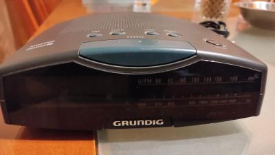 Rádio budík Grundig