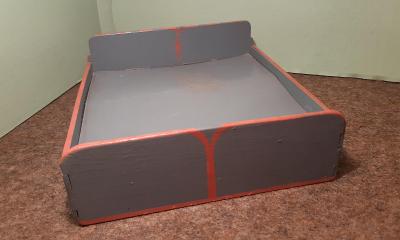 dřevěná postel// nábytek pro panenky 