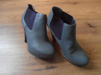 Tm. šedé kožené kotníčkové boty Graceland vel. 37