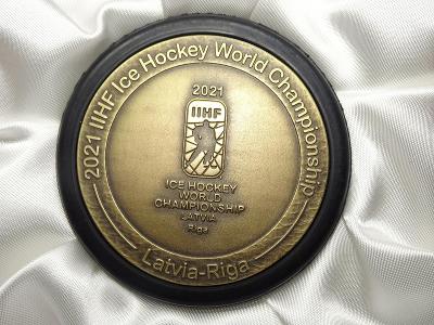 ORIGINÁL BOX / IIHF bronzový RELIEF HOKEJOVÝ PUK MS 2021 RIGA LOTYŠSKO