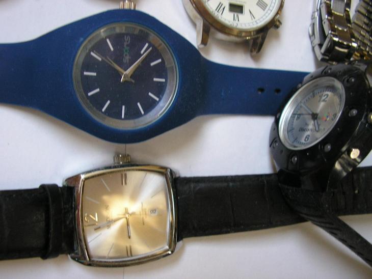 Soubor, konvolut 15 ks analog QUARTZ hodinek od 80. let. - Starožitnosti