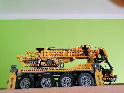 Lego Technic mobilní jeřáb