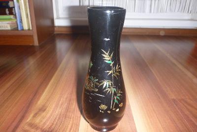 Starší skleněná váza výška 19cm průměr nahoře 5cm, motiv.
