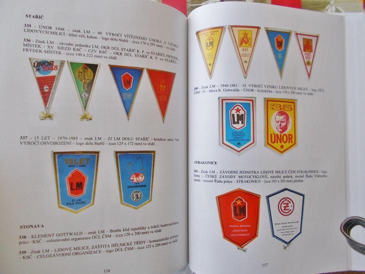 Unikátní Katalog vlaječek LIDOVÝCH MILICÍ - soupis 373 vlaječek s foty - Sběratelství