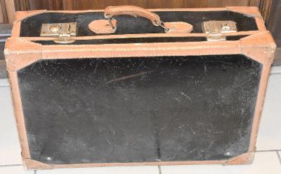 Krásný starožitný kožený kufr, nepoškozený