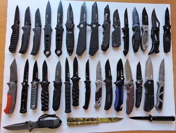 lot nožů 33 kusů