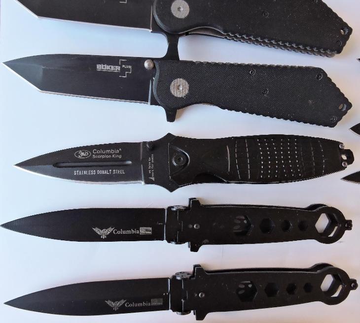 lot nožů 33 kusů
