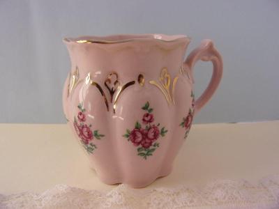 Starý puclatý hrnek č. 2 - růžový porcelán HaC Chodov