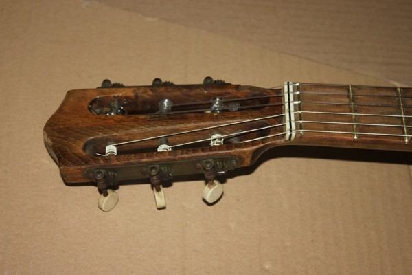 stará německá kytara HÓFNER nejmíň 50-70 let s novýma strunama  - Strunné nástroje