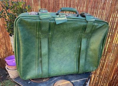 Retro zelený koženkový kufr