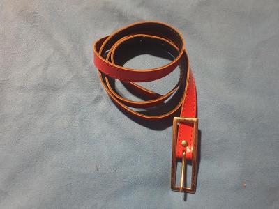NOVÝ - Krásný dámský červený pásek L / 97 cm. + 2 další