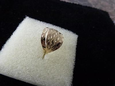 Zlatý prsten 585  