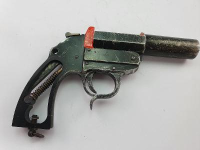 Druhoválečná signální německá pistole -- provedení pro Luftwaffe