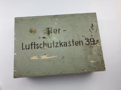 Lékarná Luftschutz kompletně vybavená - sbírkový stav