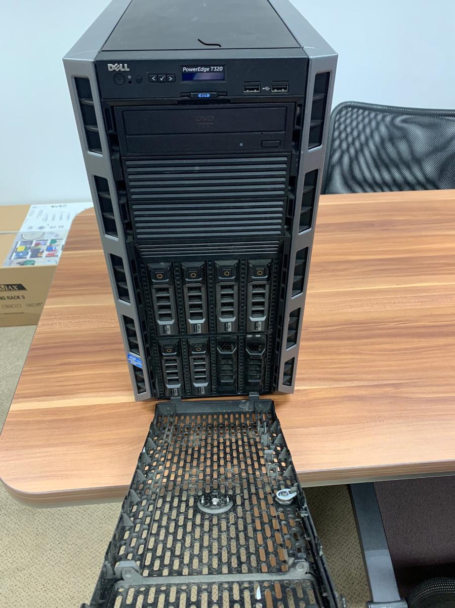 サーバー デスクトップ パソコン DELL PowerEdge T320 - デスクトップ型PC