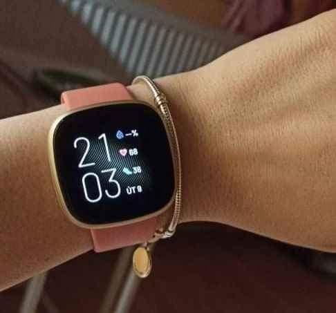Chytré hodinky Fitbit Versa 3, dámské - Mobily a chytrá elektronika