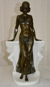 Bronzová socha - Dáma na mramoru - Art Deco 
