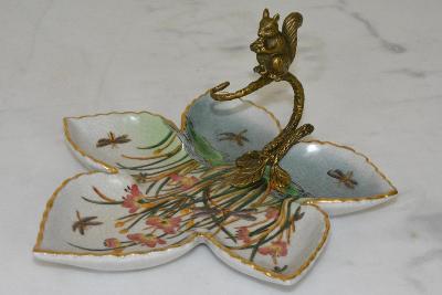 Zámecká miska s veverkou - porcelán + bronz 