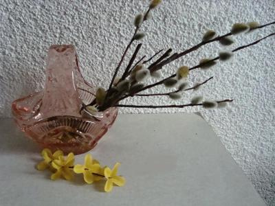 Růžové sklo -  starožitný košík