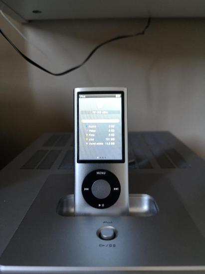 Apple Ipod nano 5th  silver black 16GB A1320