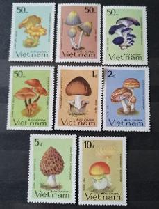 FLÓRA -Vietnam 1371/78 **