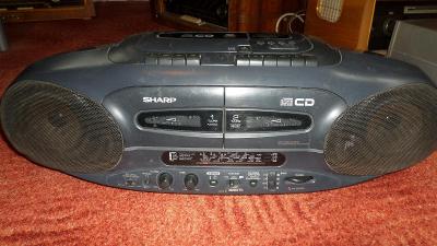 Kazetový radiomagnetofon s CD-SHARP WQ-CD-220-L.