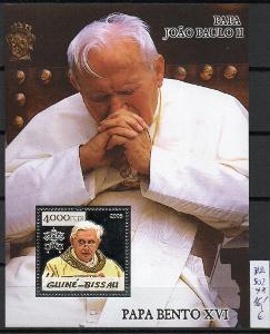 V1-Guinea Bissau-papež Benedikt XVI- blok 502 stříbrný **