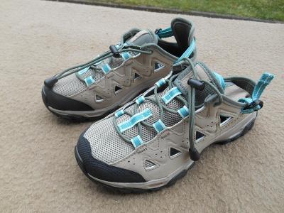 Nové outdoorové boty zn.: "SALOMON Alhama W, vel. 38